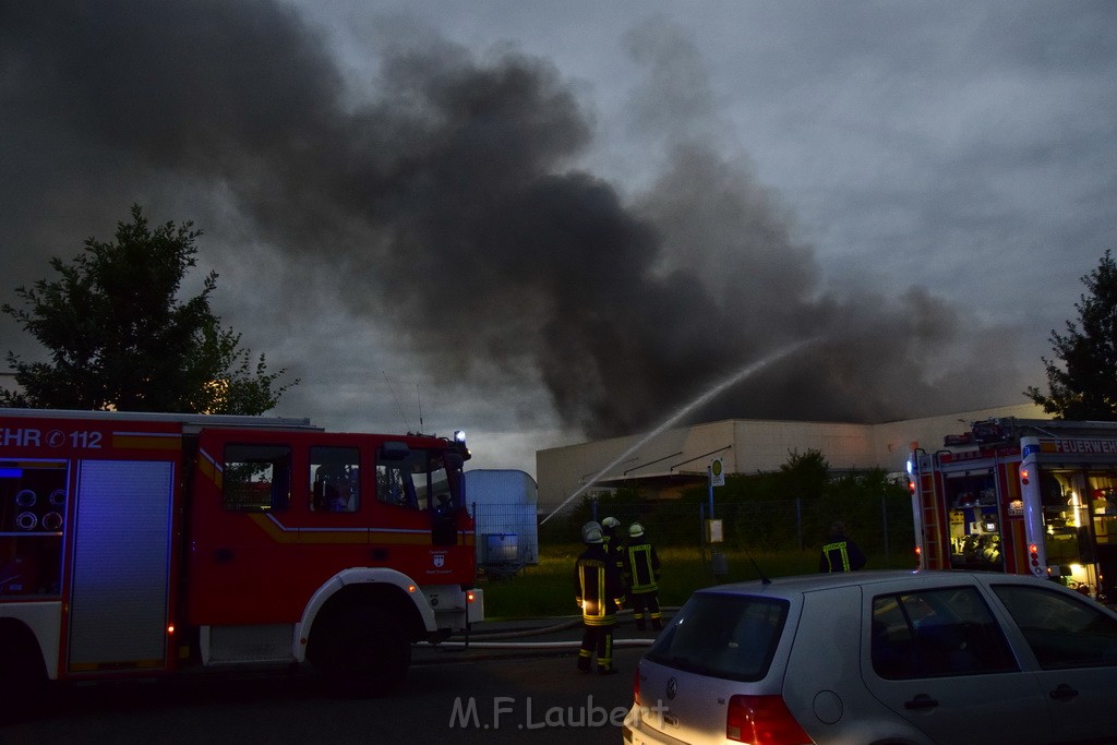 Grossbrand Halle Troisdorf Kriegsdorf Junkersring P357.JPG - Miklos Laubert